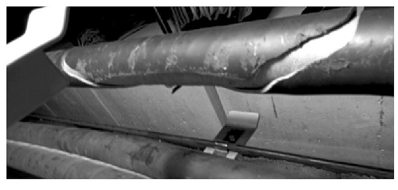 圖1 電纜外護(hù)套開(kāi)裂